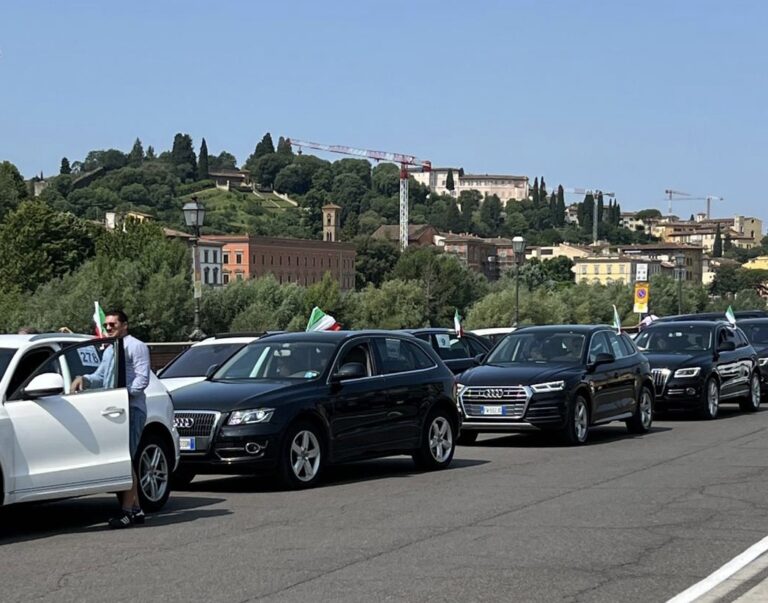 7e1ef5f3-2330-476c-8fcb-acd95c8c3611